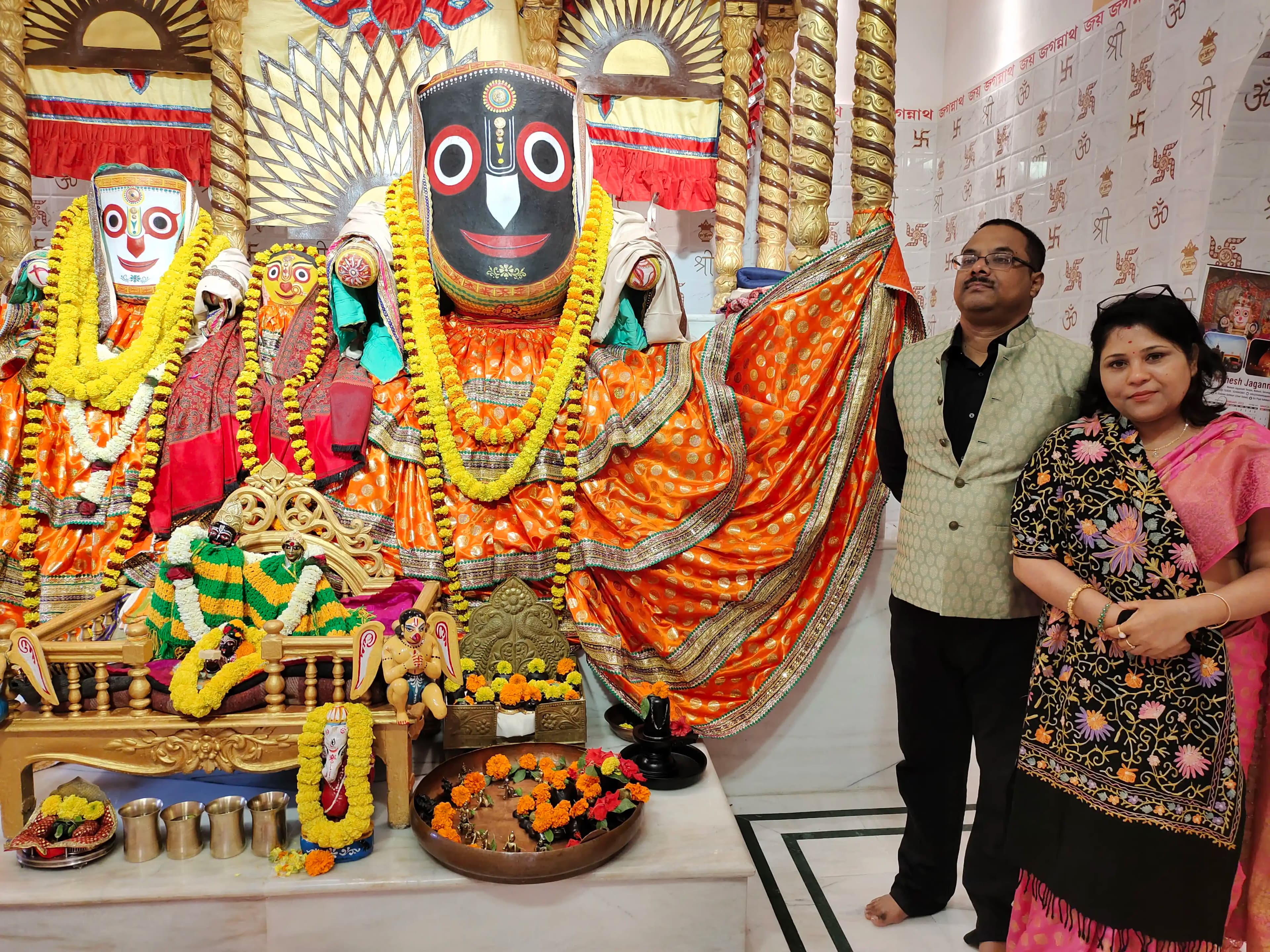 Devotees offering prayers
